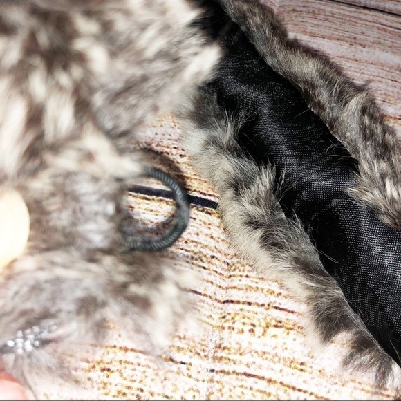 Vintage Faux Fur Choker Collar with Pom Poms - Picture 5 of 7